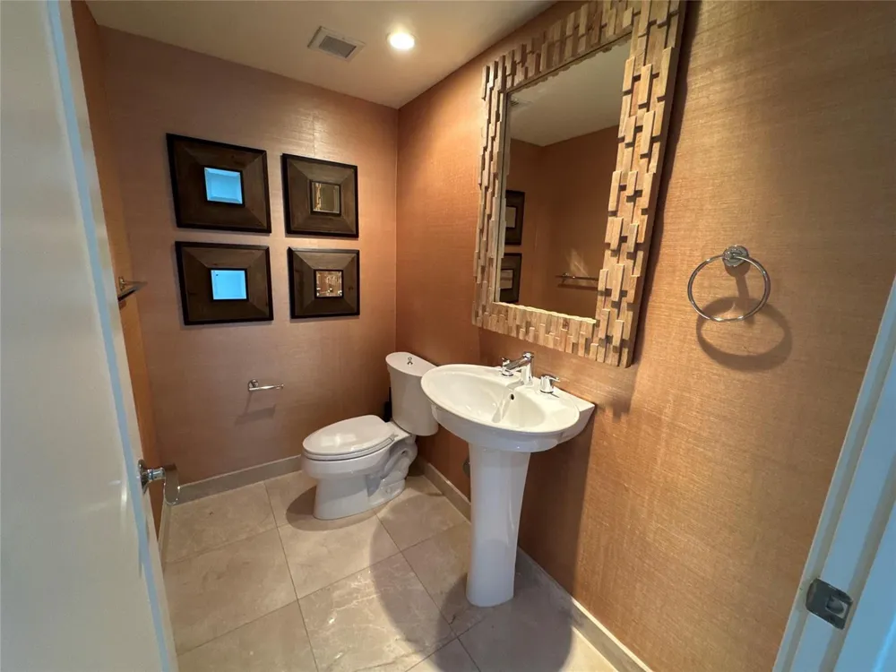 9400 W Bay Harbor Drive #202 Bay Harbor Islands, FL 33154