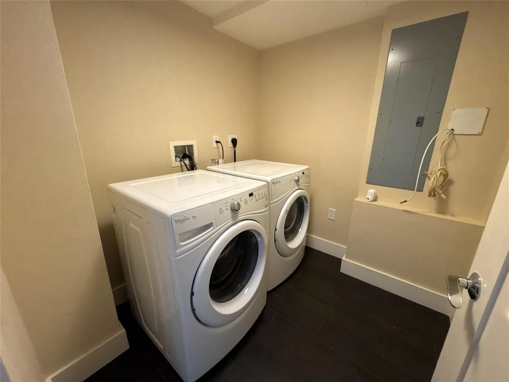 9400 W Bay Harbor Drive #202 Bay Harbor Islands, FL 33154