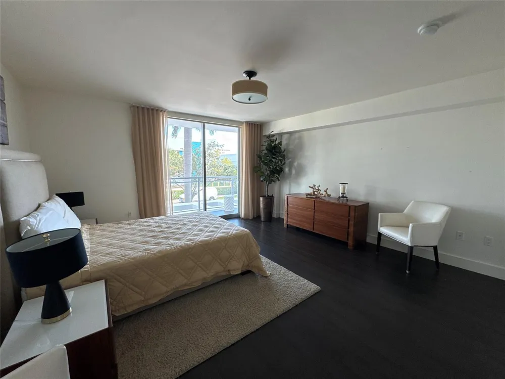 9400 W Bay Harbor Drive #202 Bay Harbor Islands, FL 33154