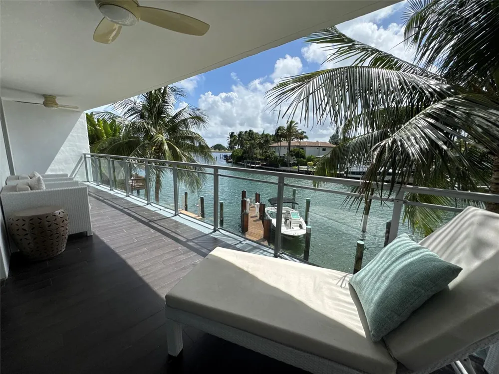 9400 W Bay Harbor Drive #202 Bay Harbor Islands, FL 33154
