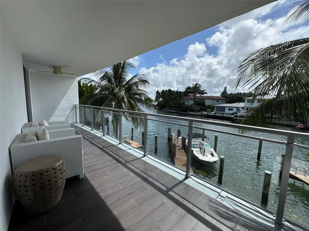 9400 W Bay Harbor Drive #202 Bay Harbor Islands, FL 33154