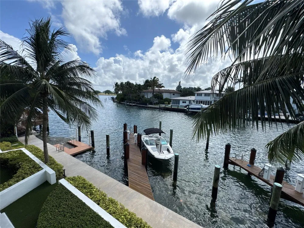 9400 W Bay Harbor Drive #202 Bay Harbor Islands, FL 33154