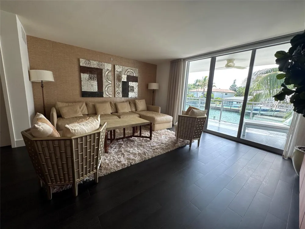 9400 W Bay Harbor Drive #202 Bay Harbor Islands, FL 33154