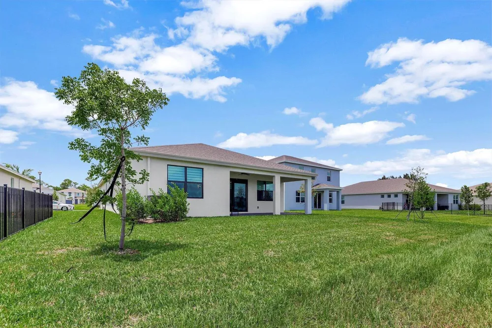 5795 SE Sky Blue Circle Stuart, FL 34997