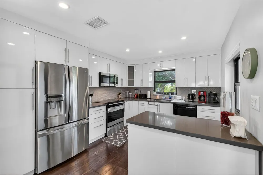 3250 NE 12th Street NE #6 Pompano Beach, FL 33062