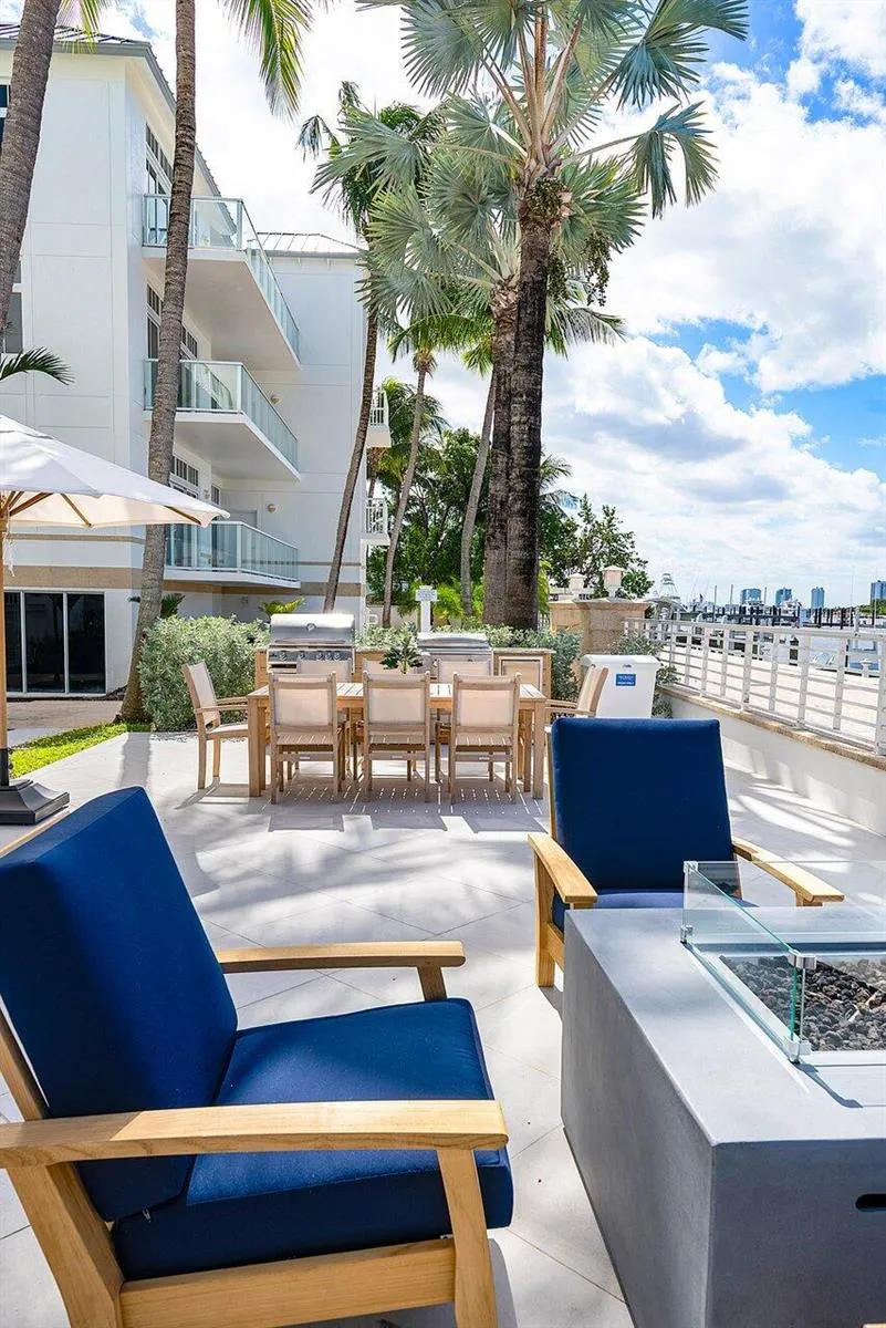 180 Lake Drive #2-302 Singer Island, FL 33404