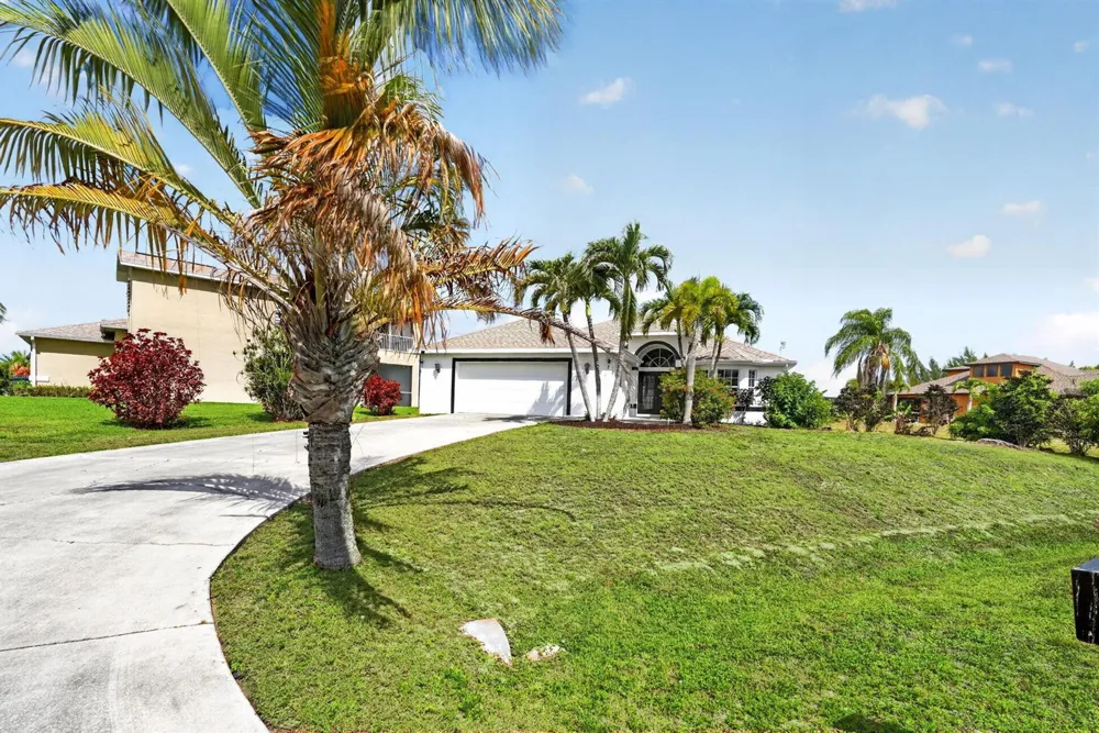 2902 SW 17th Avenue Cape Coral, FL 33914