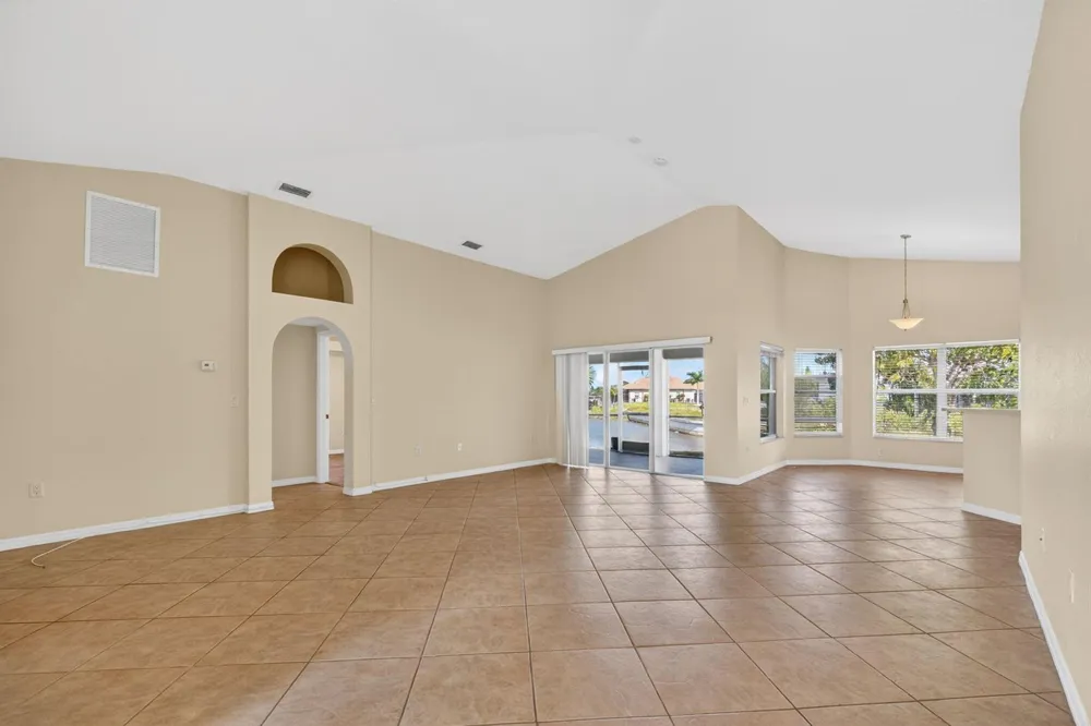 2902 SW 17th Avenue Cape Coral, FL 33914