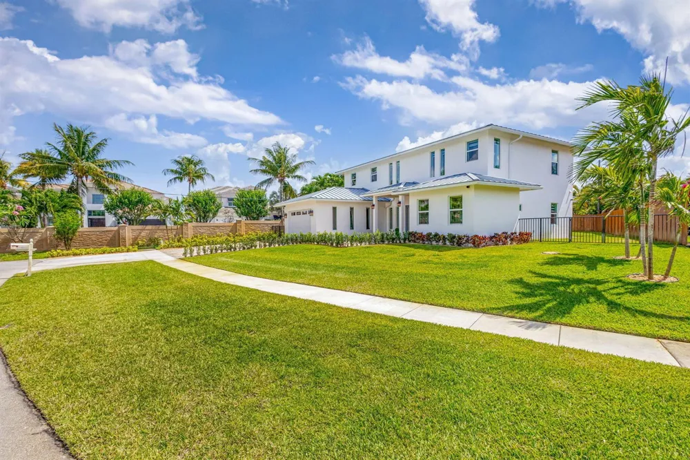12952 Drayton Road SE North Palm Beach, FL 33408