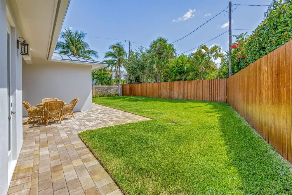 12952 Drayton Road SE North Palm Beach, FL 33408