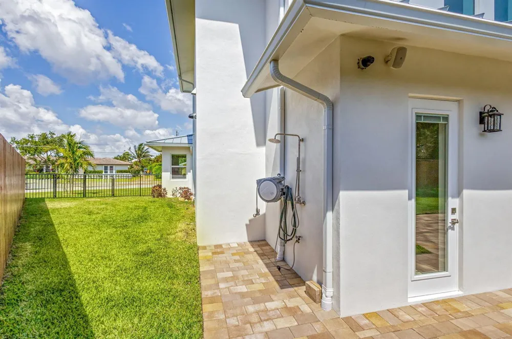 12952 Drayton Road SE North Palm Beach, FL 33408