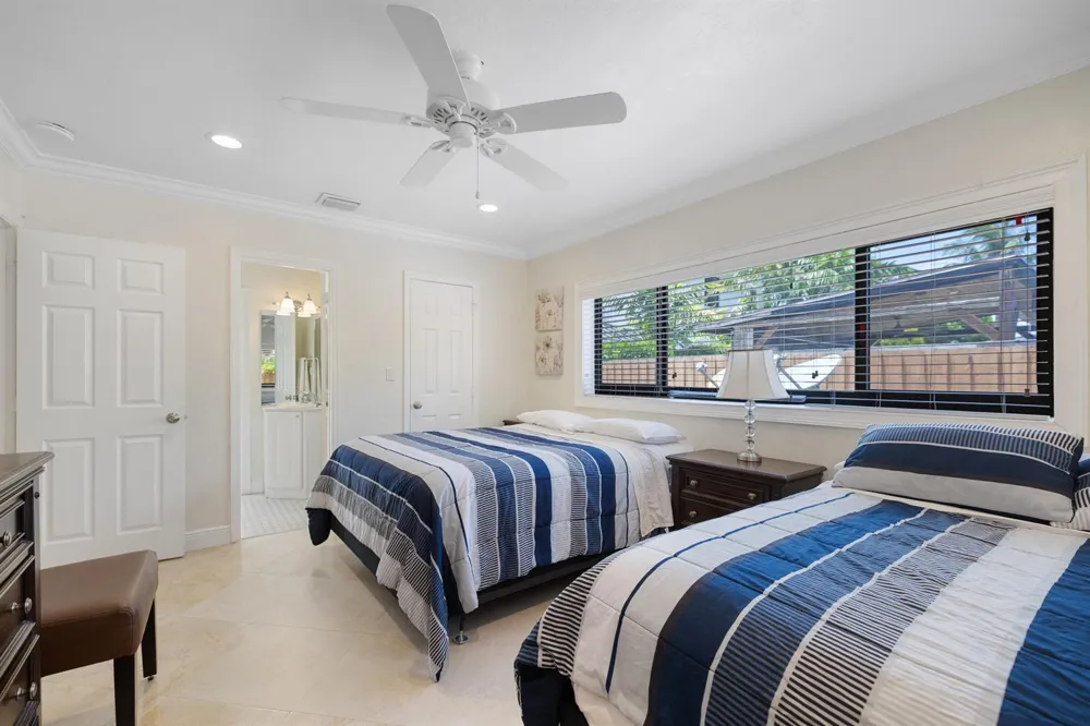 3211 Seaward Drive Lauderdale By The Sea, FL 33062