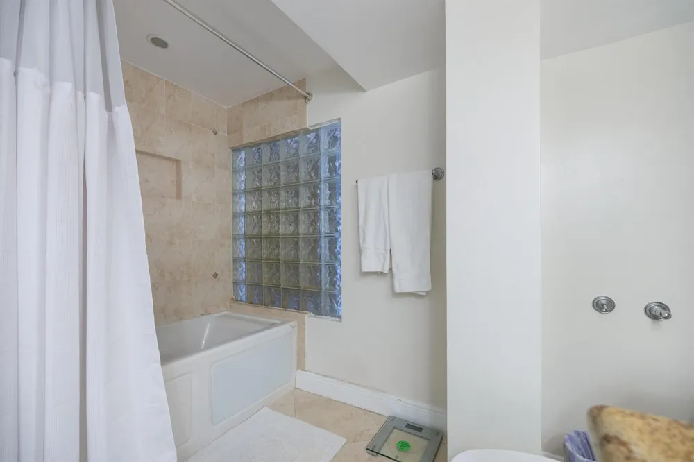 3211 Seaward Drive Lauderdale By The Sea, FL 33062