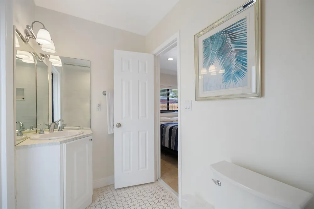 3211 Seaward Drive Lauderdale By The Sea, FL 33062