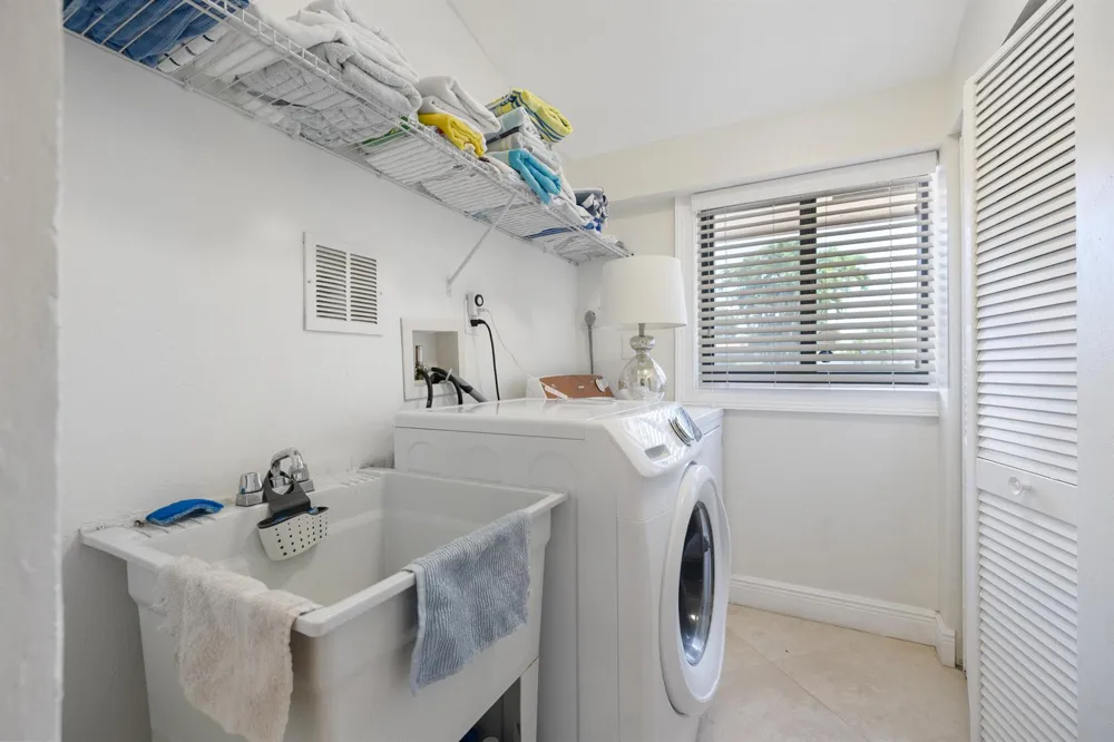 3211 Seaward Drive Lauderdale By The Sea, FL 33062