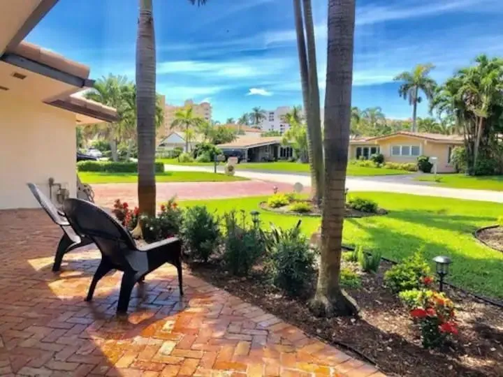 3211 Seaward Drive Lauderdale By The Sea, FL 33062
