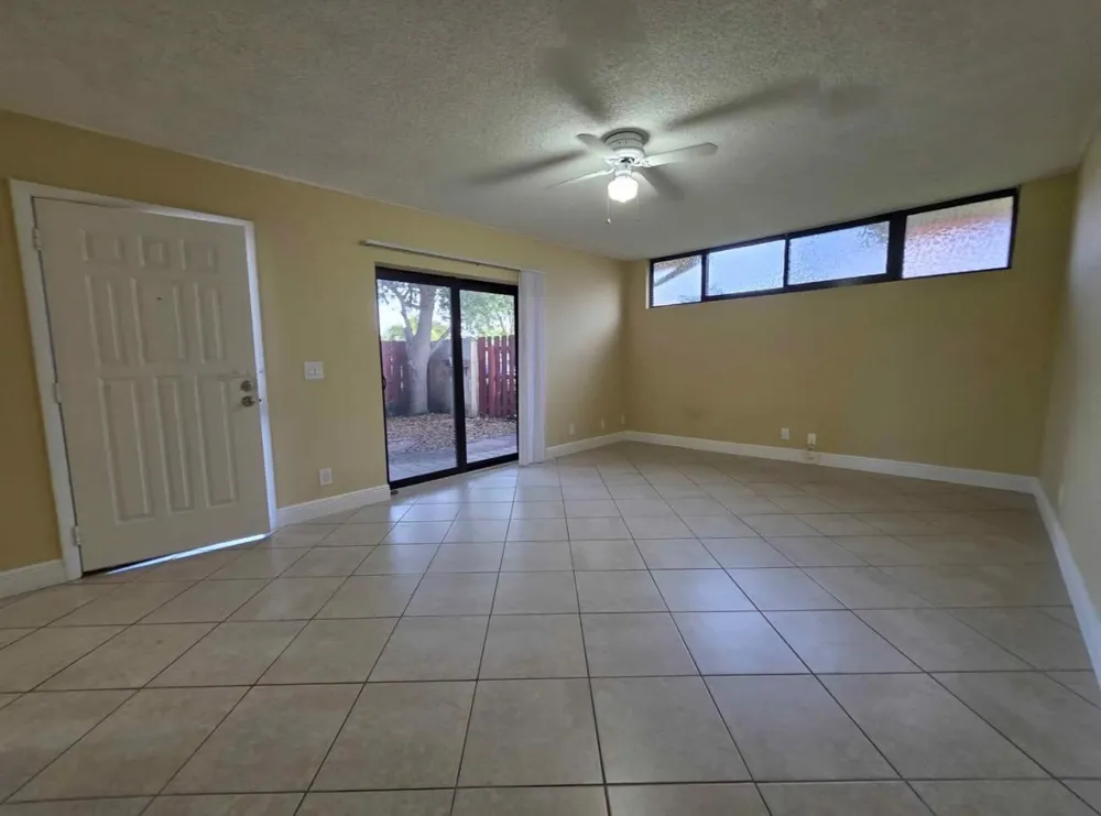 3928 Victoria Drive West Palm Beach, FL 33406