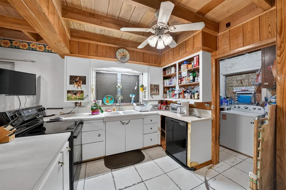9290 Orange Avenue Fort Pierce, FL 34945