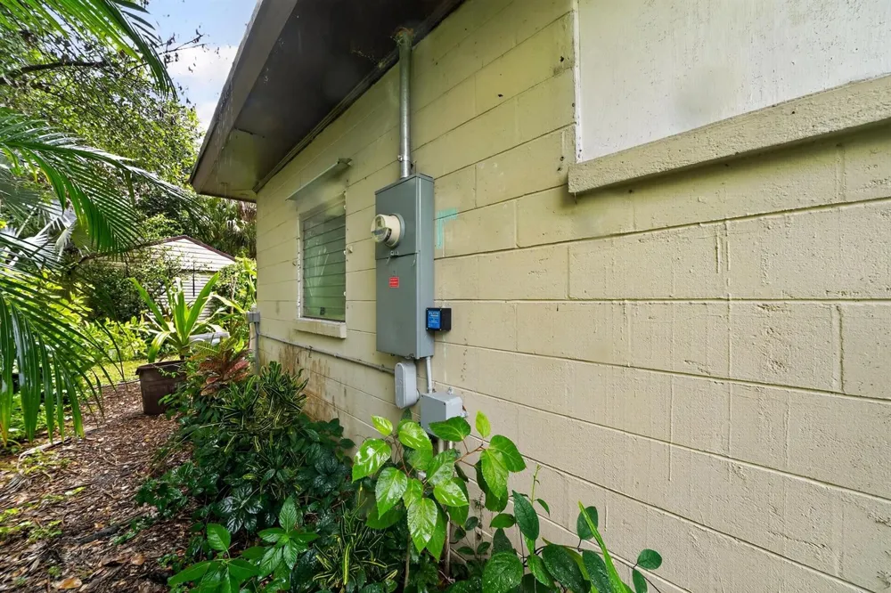 9290 Orange Avenue Fort Pierce, FL 34945