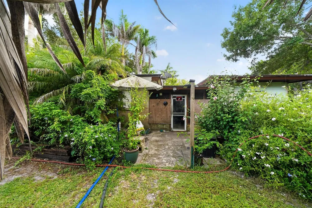 9290 Orange Avenue Fort Pierce, FL 34945