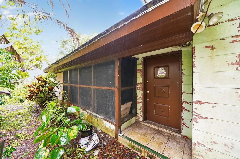 9290 Orange Avenue Fort Pierce, FL 34945