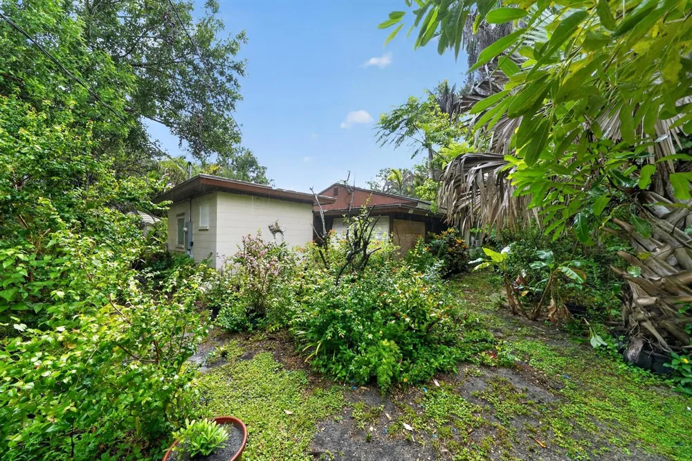 9290 Orange Avenue Fort Pierce, FL 34945