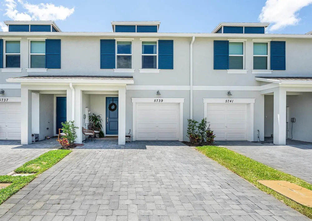 5739 SE Edgewater Circle Stuart, FL 34997