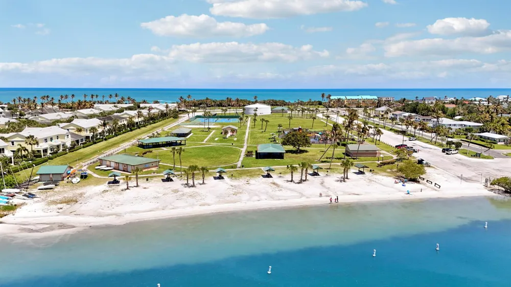 1604 Mariner Bay Boulevard Hutchinson Island, FL 34949