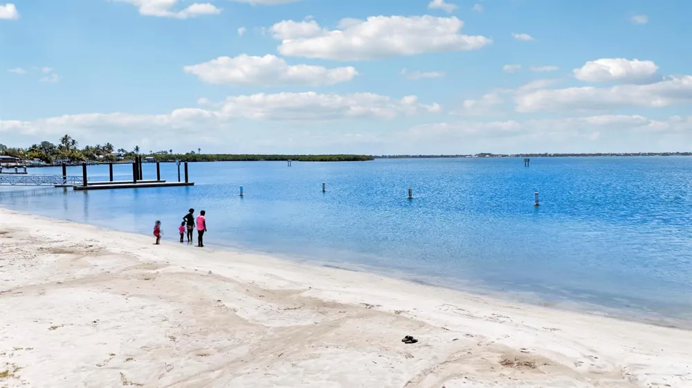 1604 Mariner Bay Boulevard Hutchinson Island, FL 34949