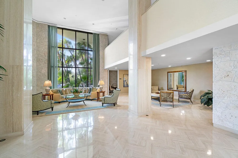 5080 Ocean Drive #19d Singer Island, FL 33404