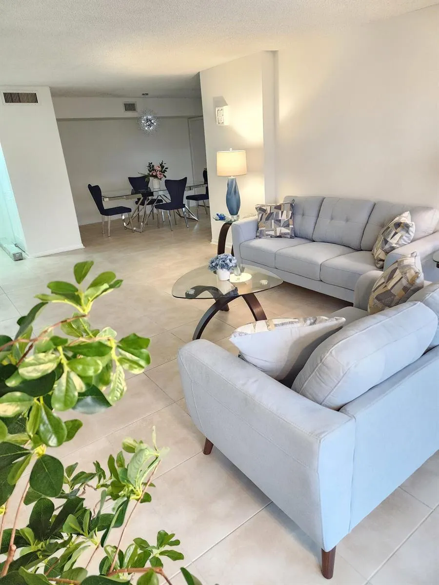 3400 Ocean Drive #703 Riviera Beach, FL 33404