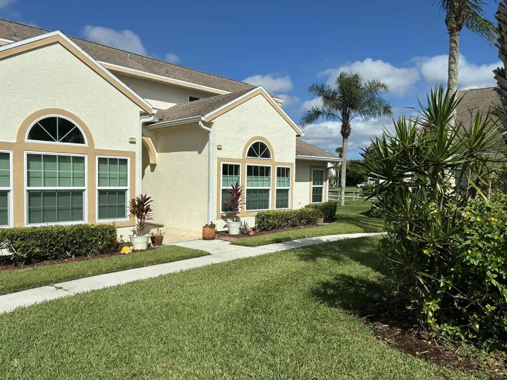 1827 Aynsley Way #4 Vero Beach, FL 32966