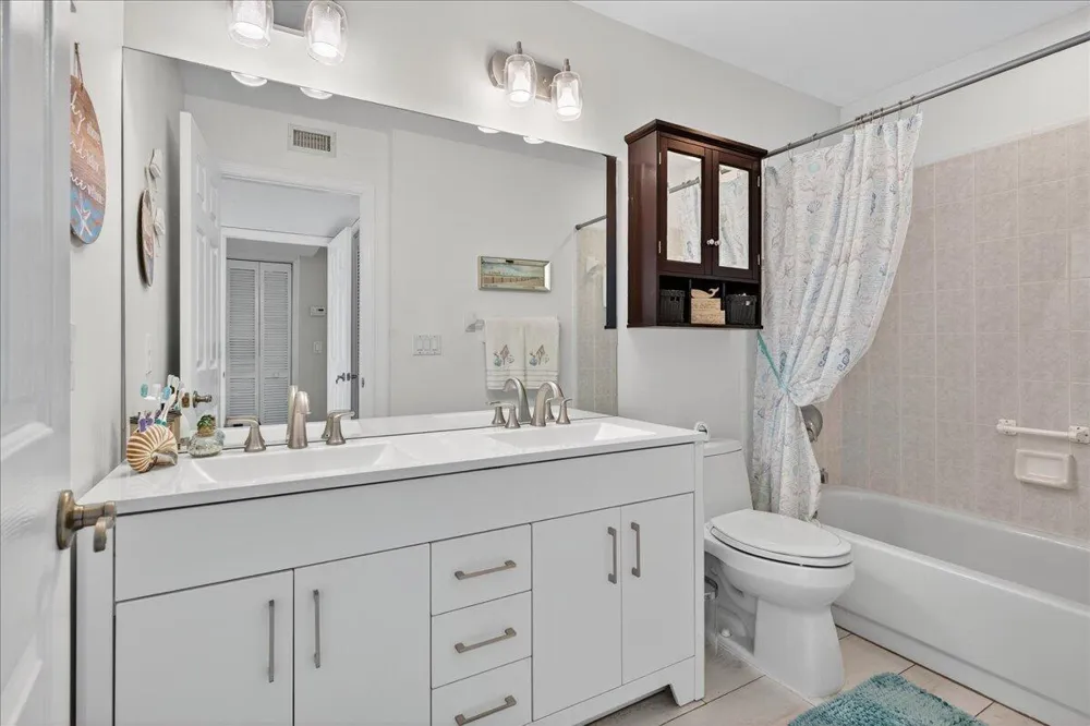 1827 Aynsley Way #4 Vero Beach, FL 32966