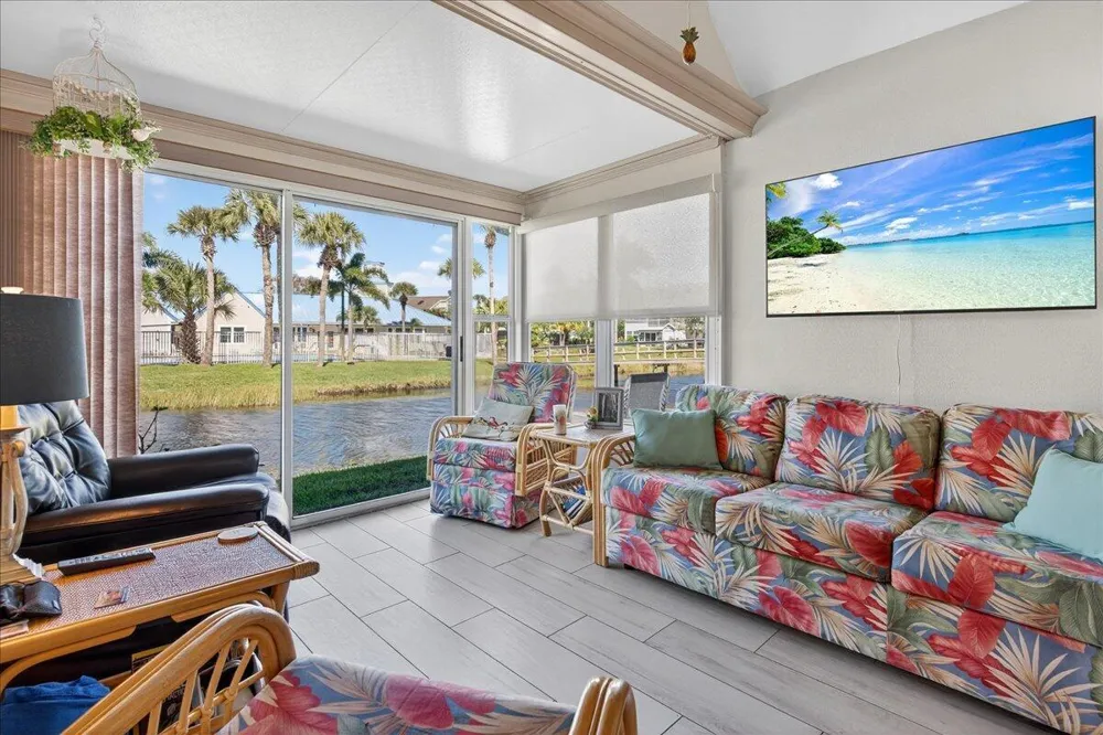 1827 Aynsley Way #4 Vero Beach, FL 32966