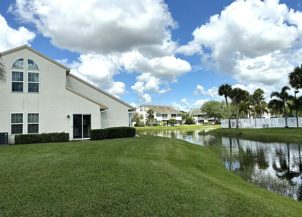 1827 Aynsley Way #4 Vero Beach, FL 32966