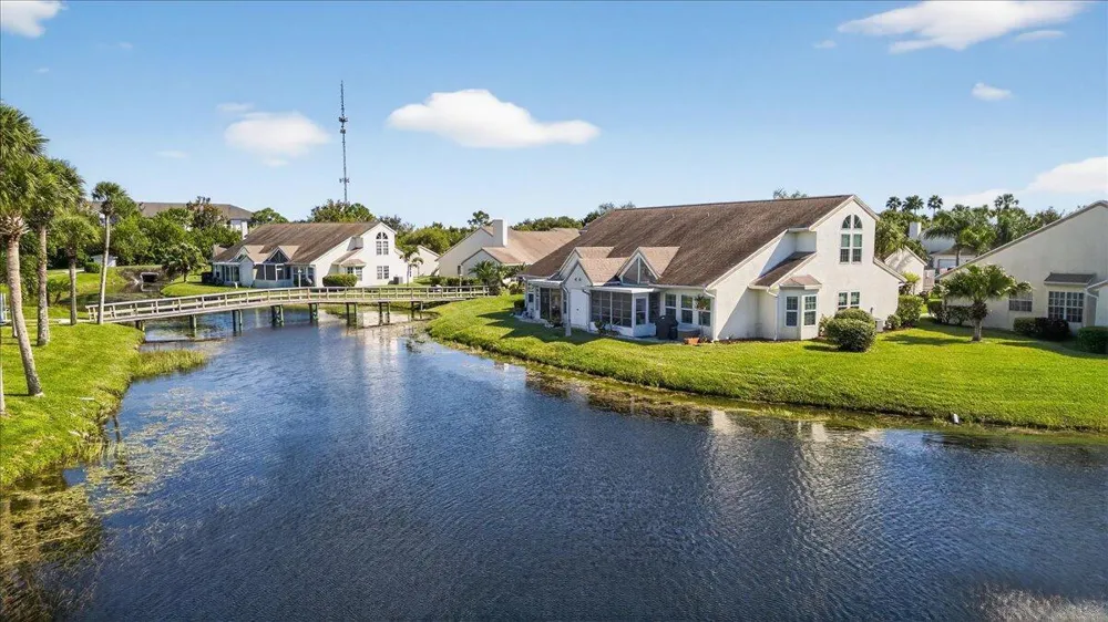 1827 Aynsley Way #4 Vero Beach, FL 32966