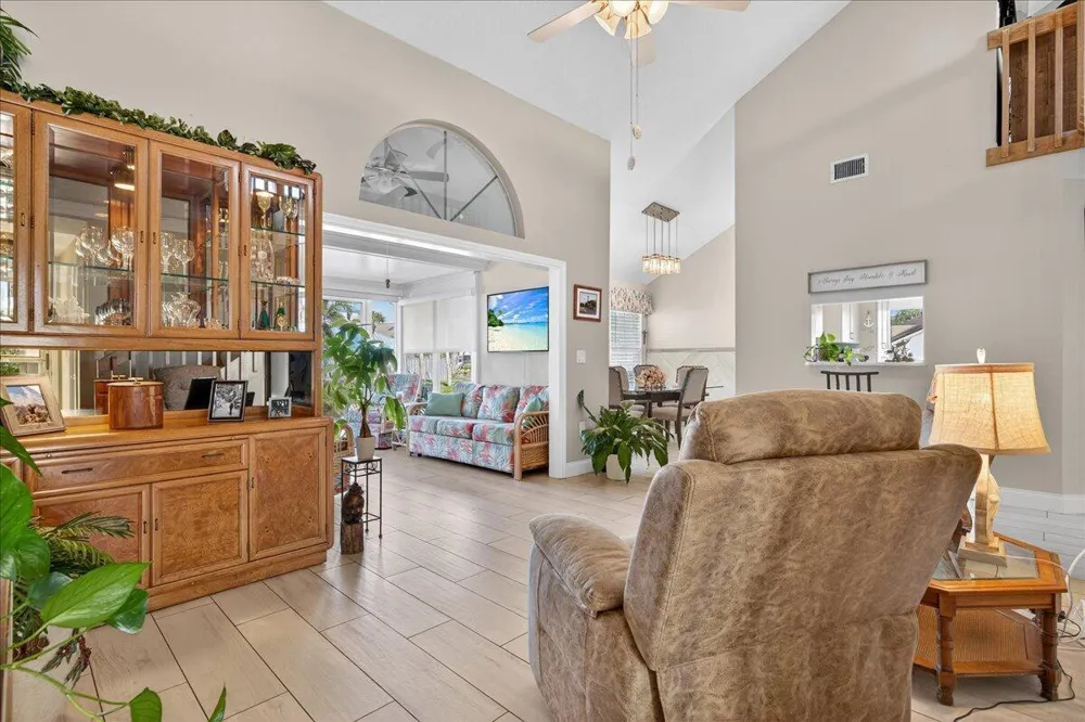 1827 Aynsley Way #4 Vero Beach, FL 32966