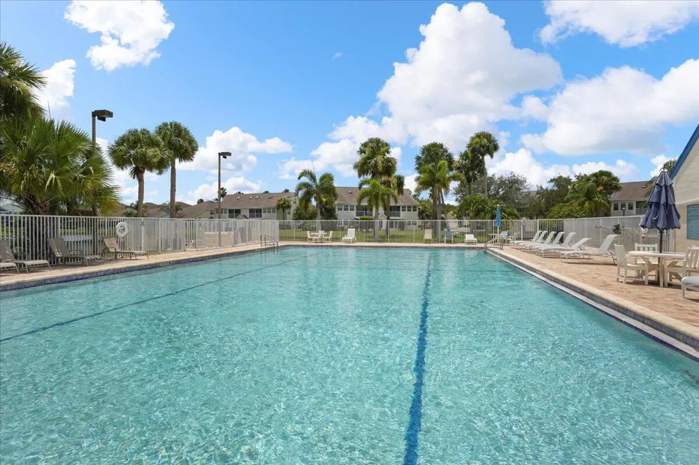 1827 Aynsley Way #4 Vero Beach, FL 32966