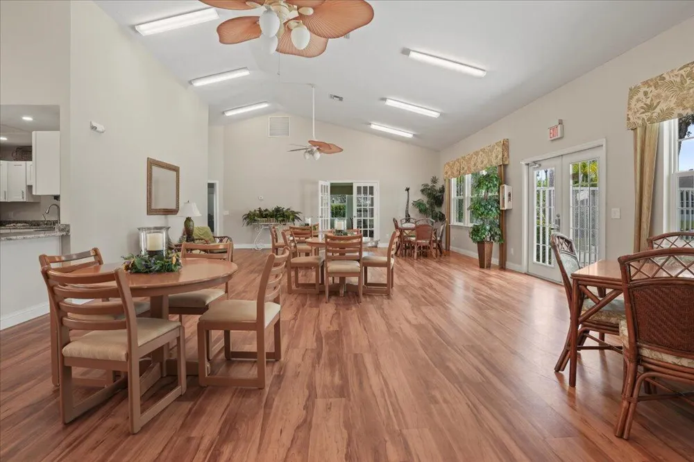 1827 Aynsley Way #4 Vero Beach, FL 32966