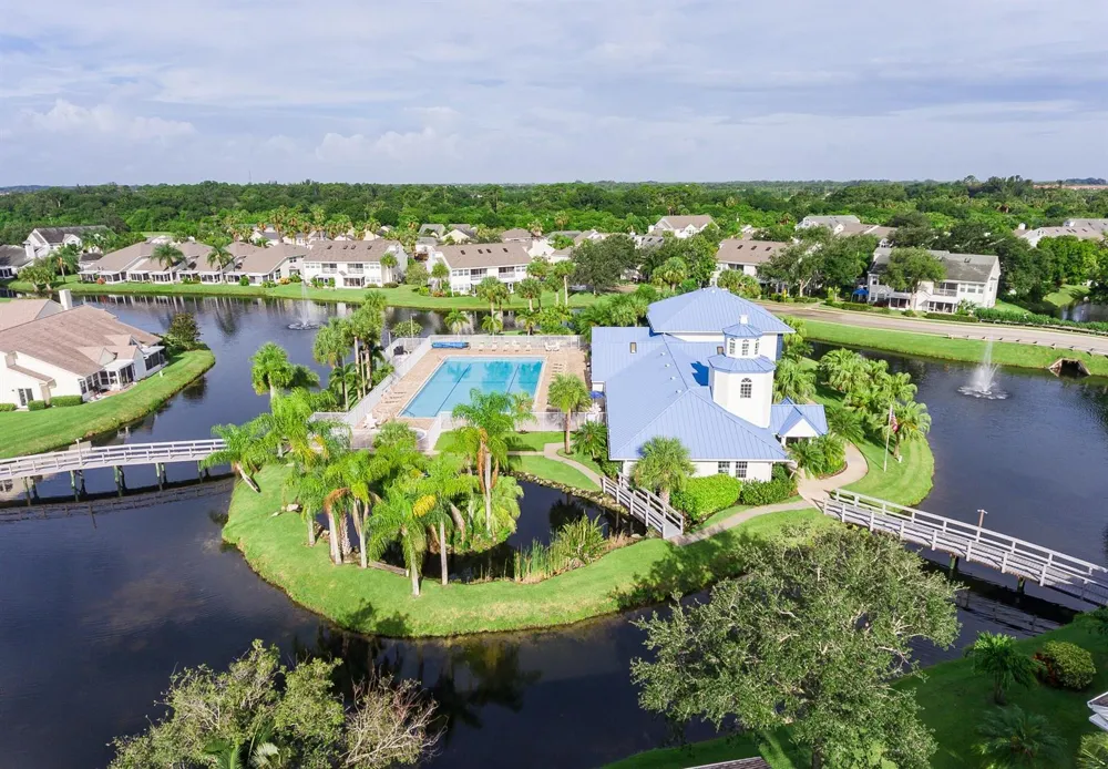 1827 Aynsley Way #4 Vero Beach, FL 32966