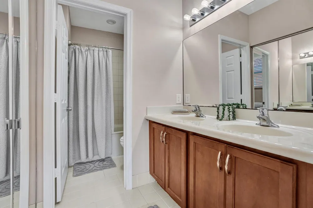 1825 Sonrisa Street #1825 Riviera Beach, FL 33404