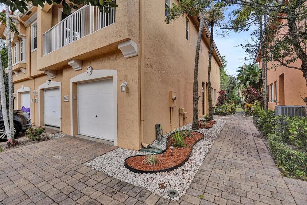 1825 Sonrisa Street #1825 Riviera Beach, FL 33404