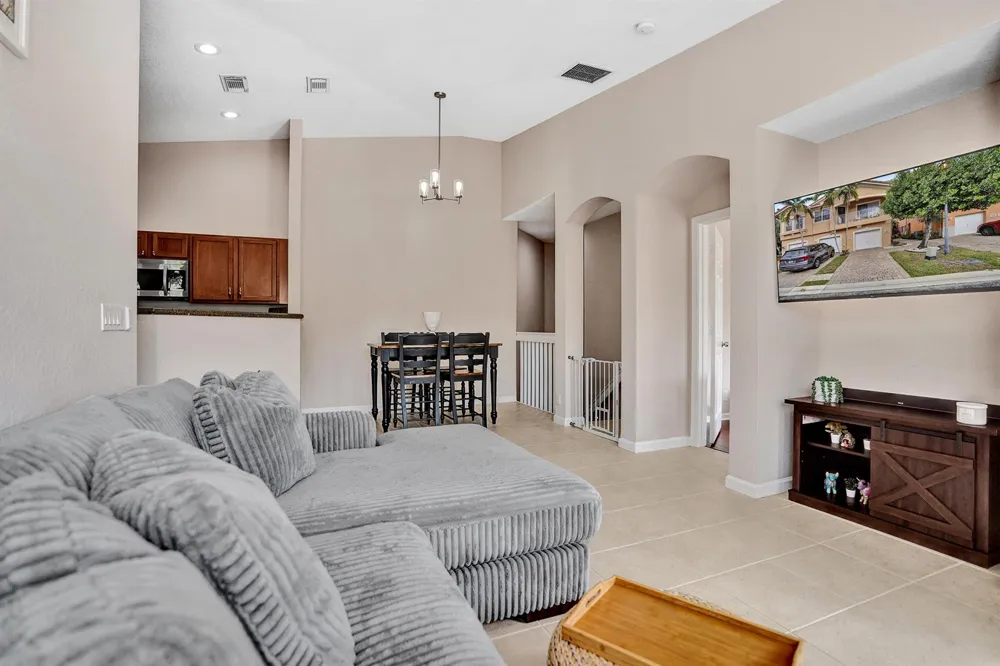 1825 Sonrisa Street #1825 Riviera Beach, FL 33404