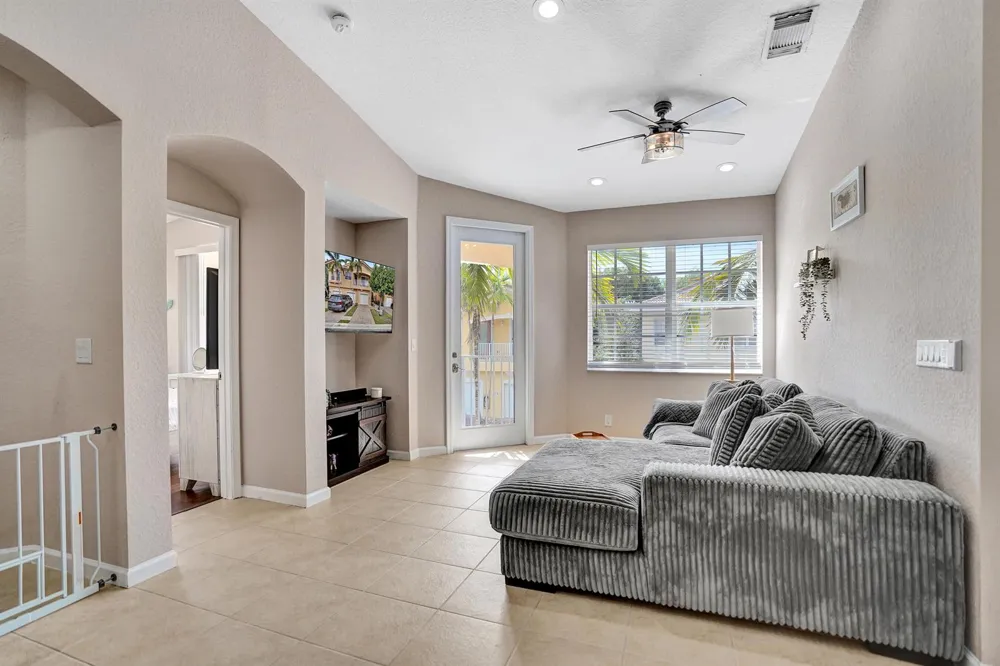 1825 Sonrisa Street #1825 Riviera Beach, FL 33404