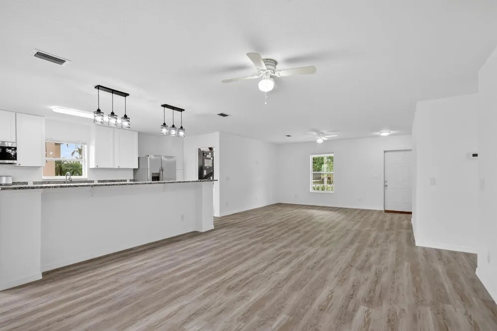 2206 S 34th Street Fort Pierce, FL 34947