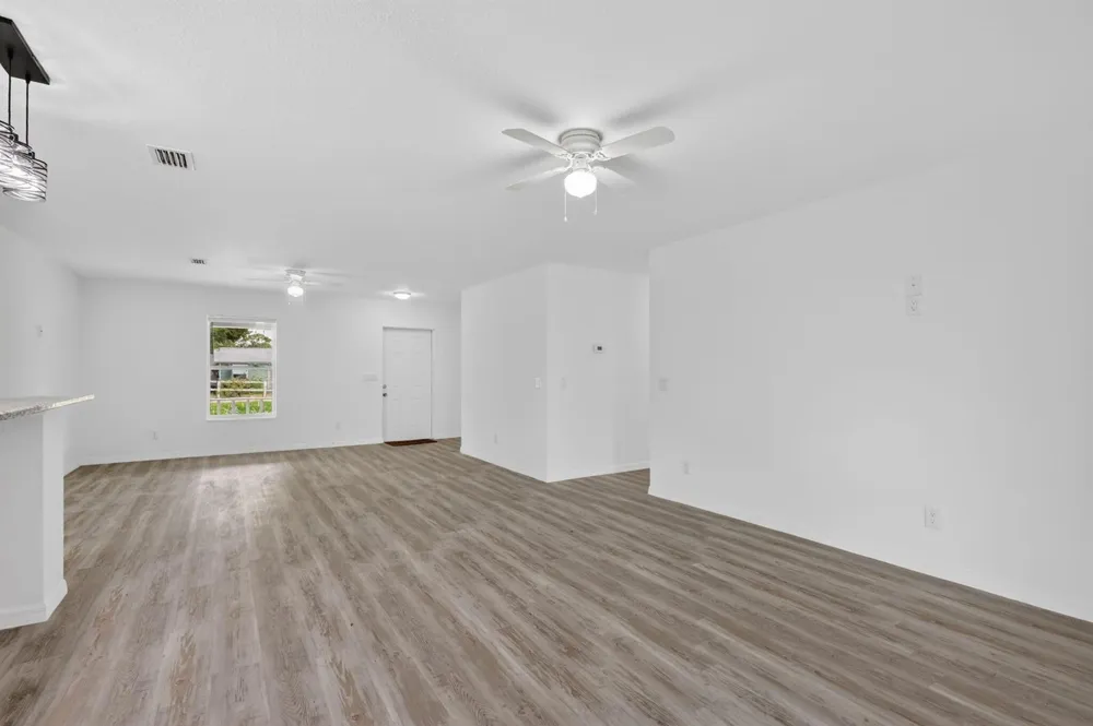 2206 S 34th Street Fort Pierce, FL 34947