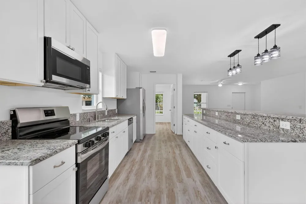 2206 S 34th Street Fort Pierce, FL 34947
