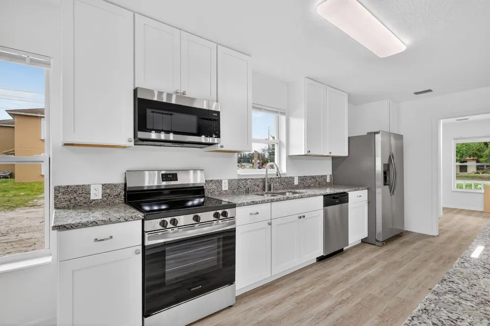 2206 S 34th Street Fort Pierce, FL 34947