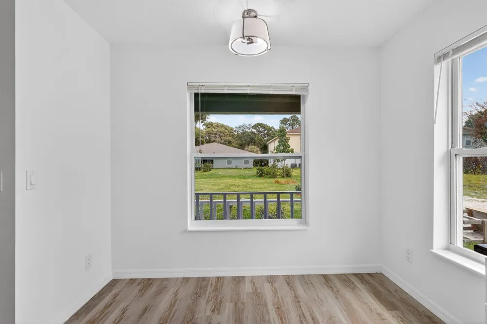 2206 S 34th Street Fort Pierce, FL 34947