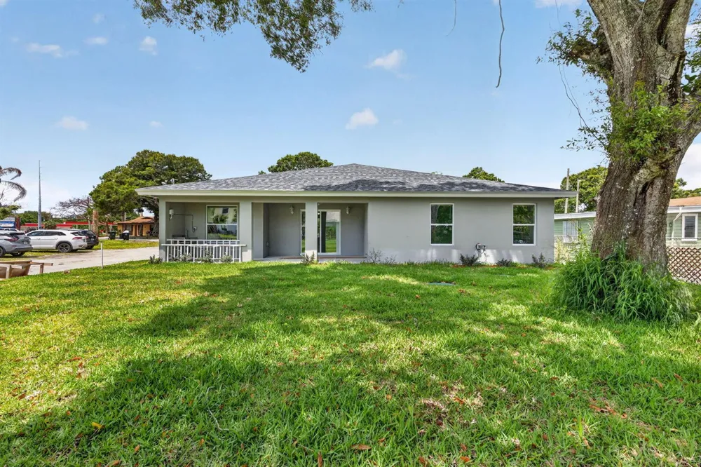 2206 S 34th Street Fort Pierce, FL 34947